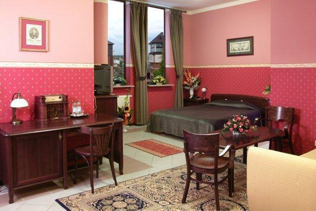 Fort Hotel Varsovie Extérieur photo